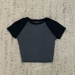 Hollister: Navy blue/Baby blue: Baby tee XS.